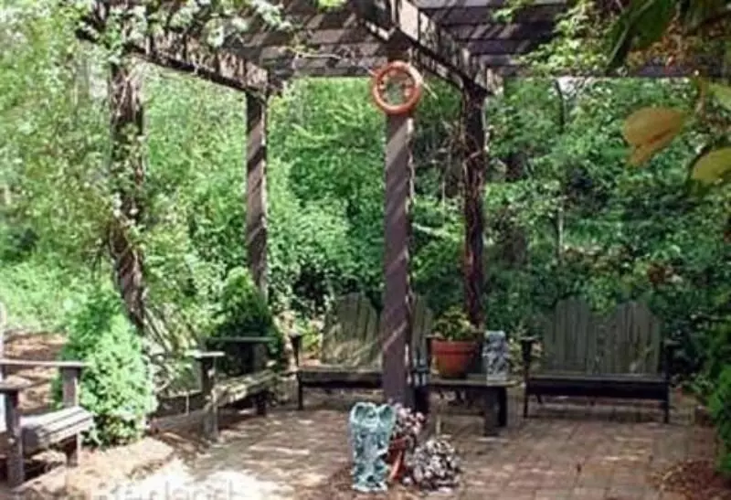 Отель Williamsburg Sampler B & B