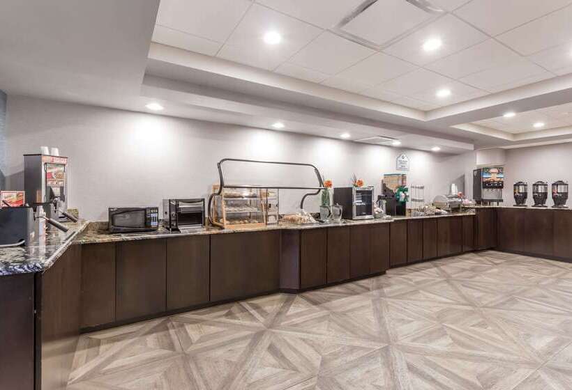 Hotel Wingate By Wyndham, Universal Studios   Free Theme Park Shuttle