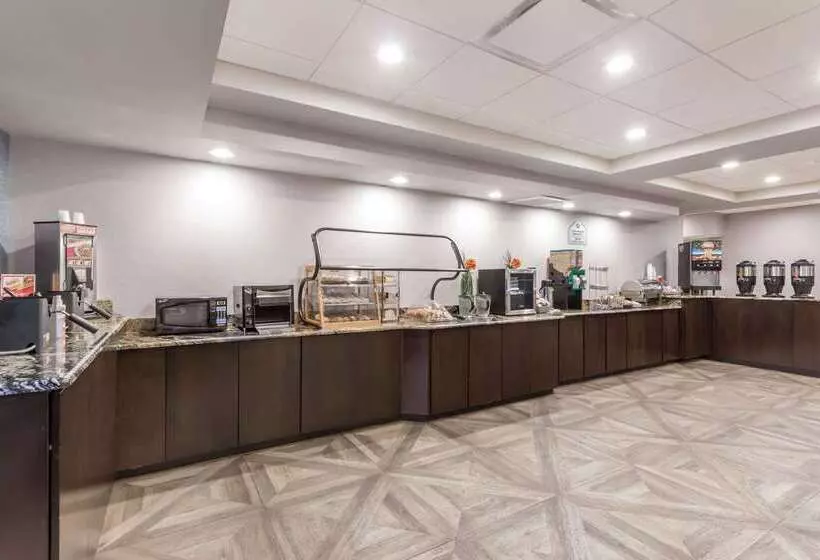 هتل Wingate By Wyndham, Universal Studios   Free Theme Park Shuttle