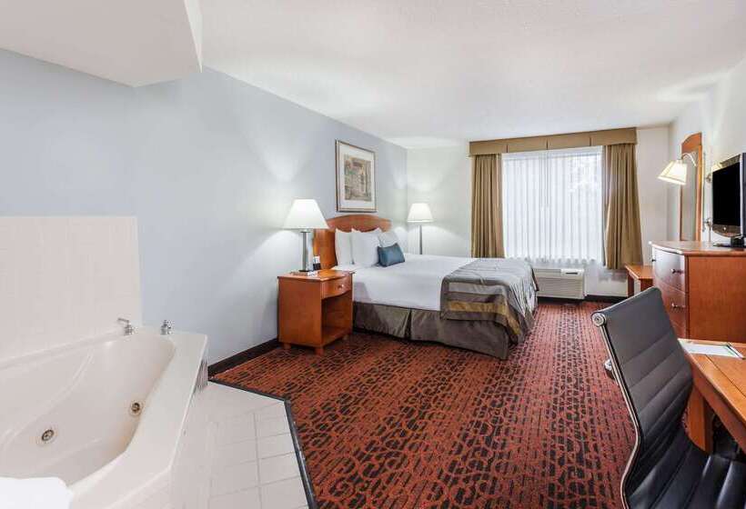 Отель Spark By Hilton Winchester