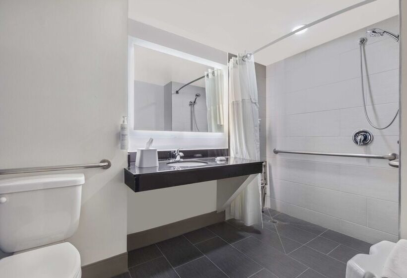 Отель Spark By Hilton Winchester