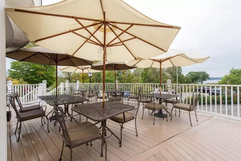 בית מלון כפרי Wolfeboro Inn