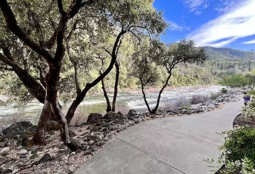 酒店 Yosemite View Lodge