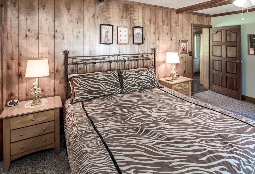 Lady Marmalade S River Cottage  Five Bedroom Cabin