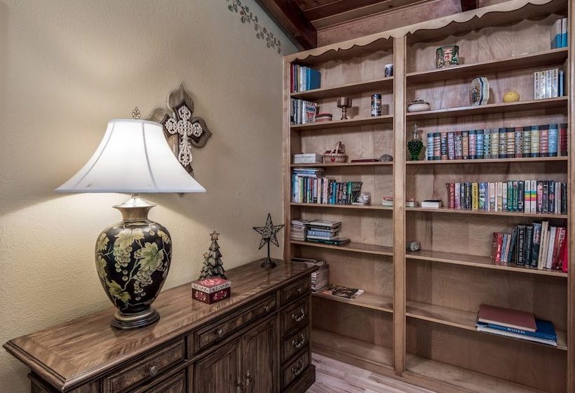 Lady Marmalade S River Cottage  Five Bedroom Cabin