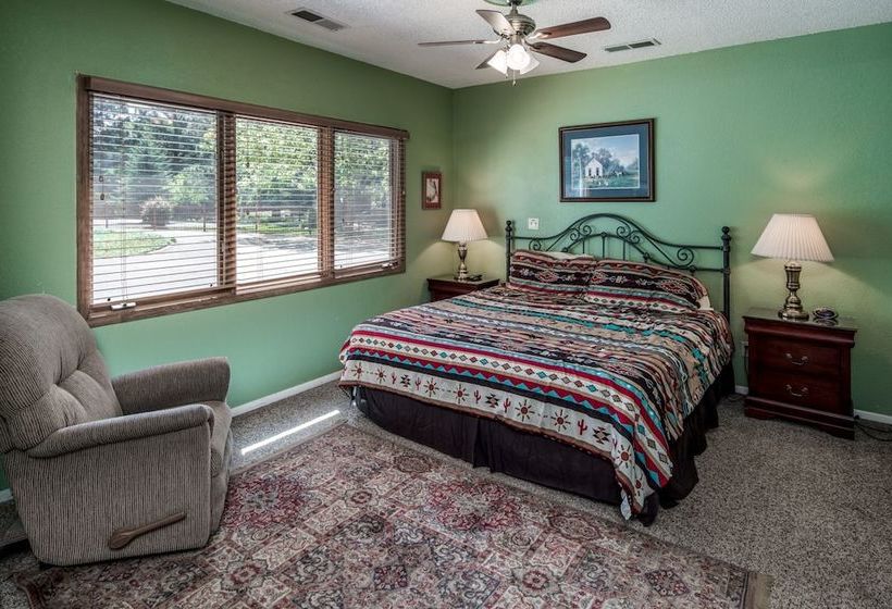 Lady Marmalade S River Cottage  Five Bedroom Cabin