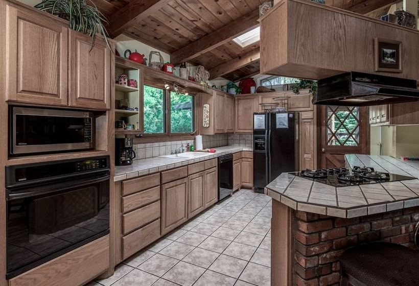 Lady Marmalade S River Cottage  Five Bedroom Cabin