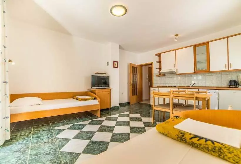 Apartments Ljiljana
