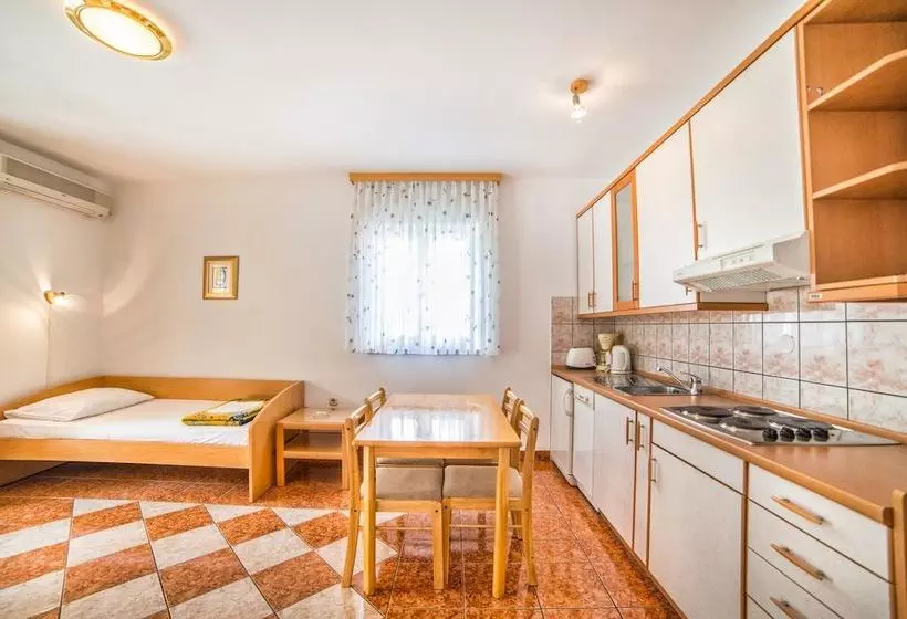Apartments Ljiljana