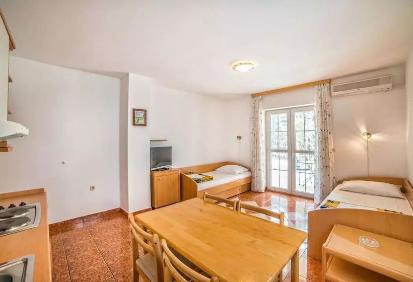 Apartments Ljiljana