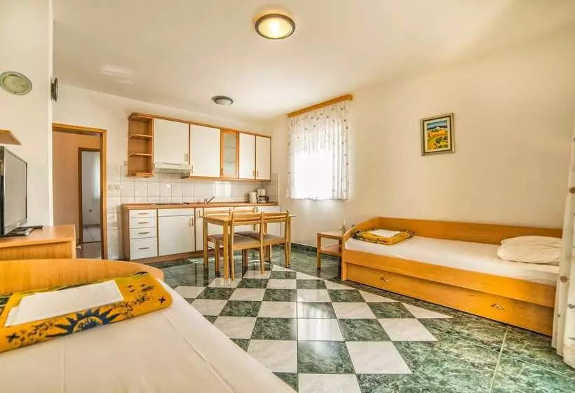 Apartments Ljiljana