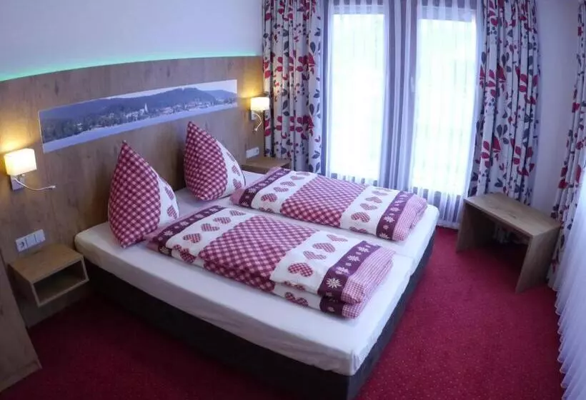 Hotelli Gästehaus Café Heck