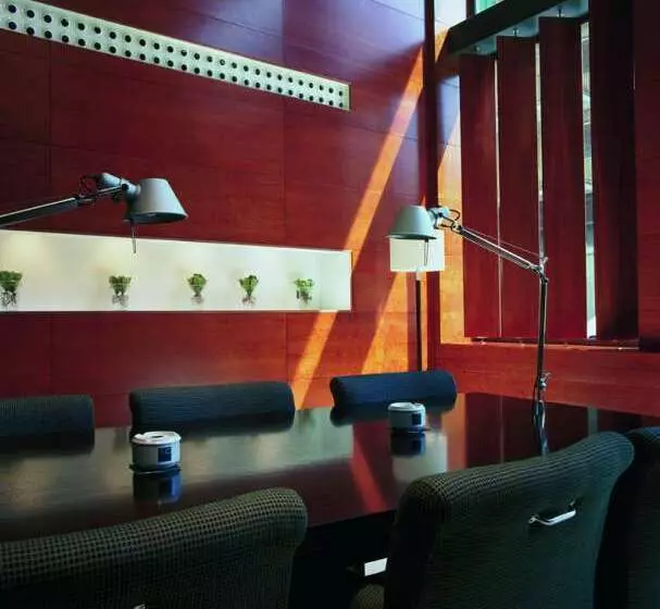 هتل B&B Ciudad de Lleida