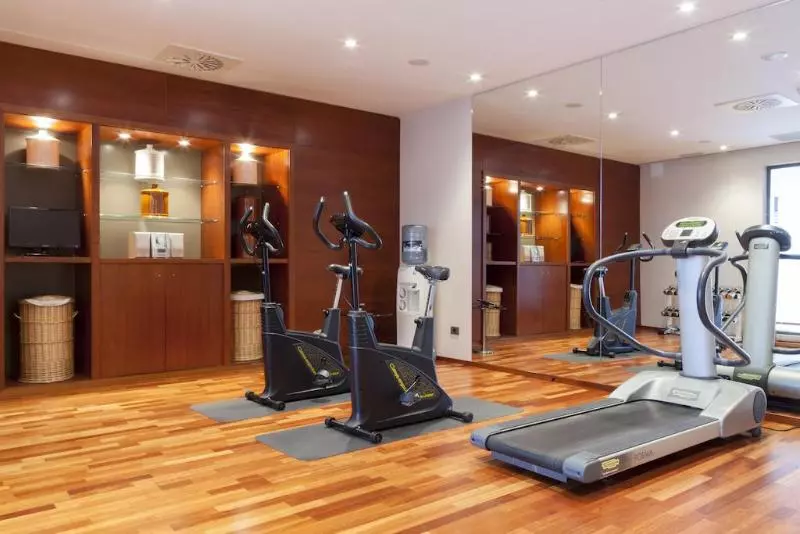 هتل B&B Ciudad de Lleida