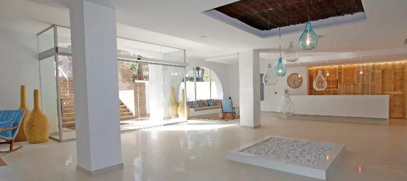 Bg Hotel Portinatx Beach Club