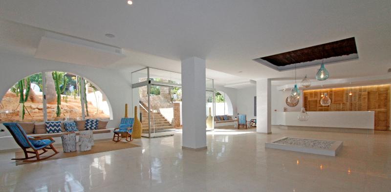 Bg Hotel Portinatx Beach Club