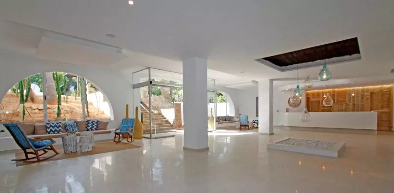 Bg Hotel Portinatx Beach Club