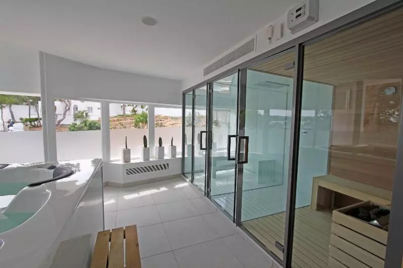 Bg Hotel Portinatx Beach Club