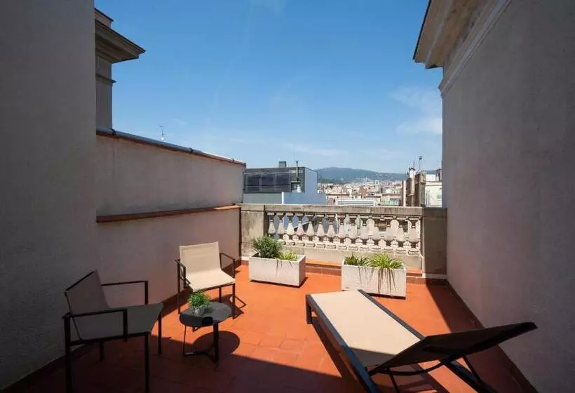 Отель Catalonia Gracia