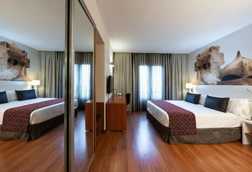 Отель Catalonia Gracia