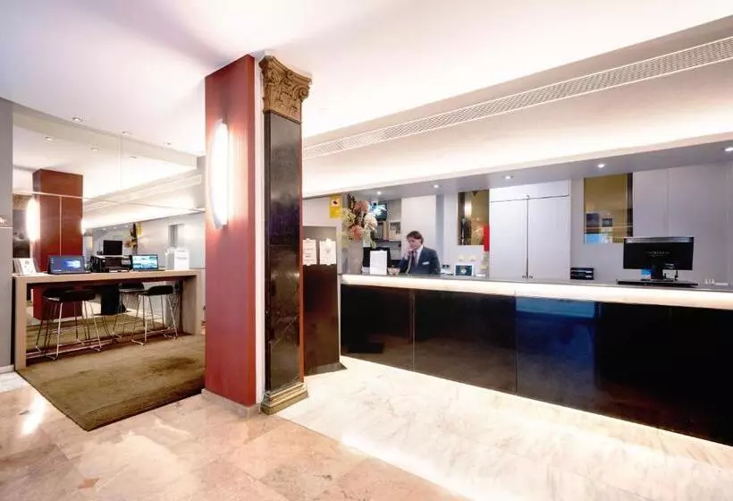 Отель Catalonia Gracia