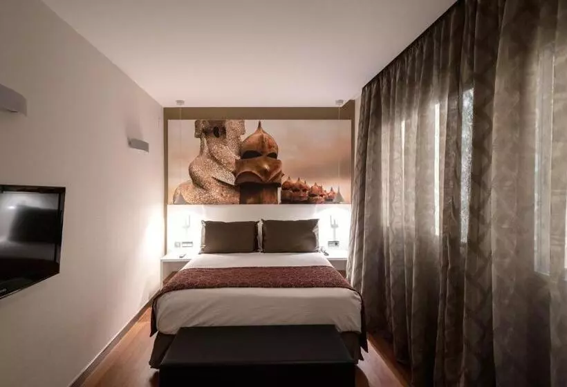 Отель Catalonia Gracia