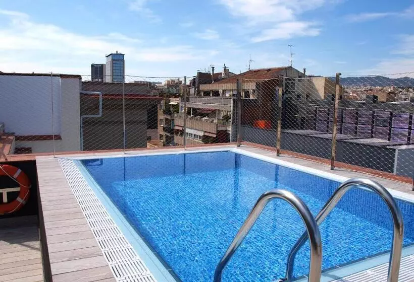 Отель Catalonia Gracia