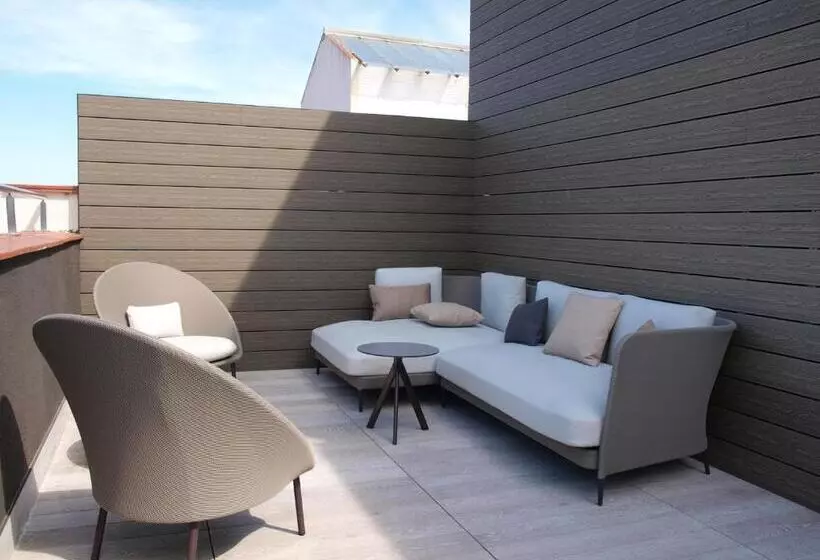 Отель Catalonia Gracia