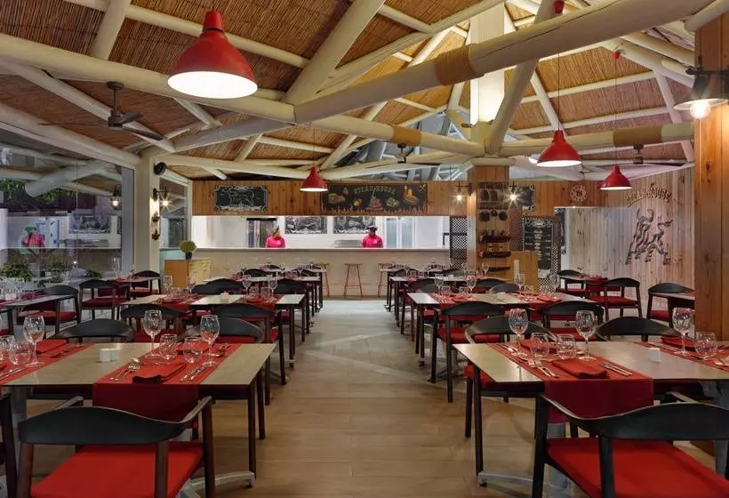 هتل H10 Conquistador