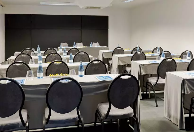 هتل H10 Conquistador