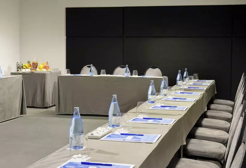 هتل H10 Conquistador