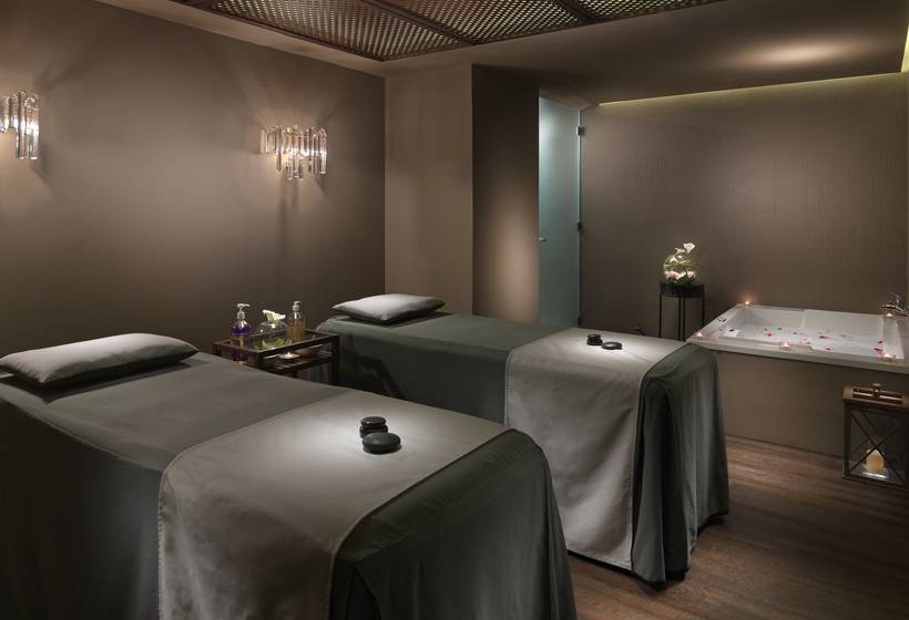 Hotel H10 Conquistador