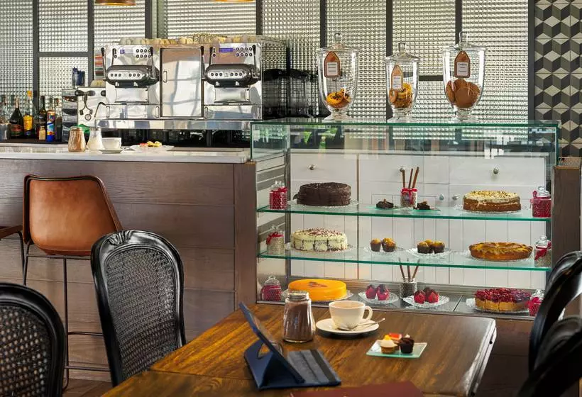 هتل H10 Conquistador