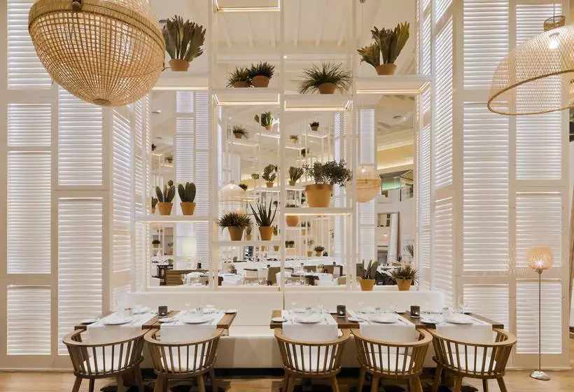 هتل H10 Conquistador