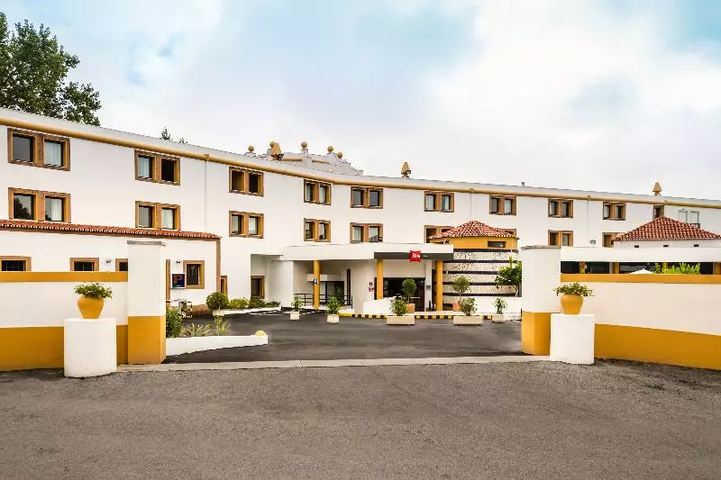 هتل Ibis Evora