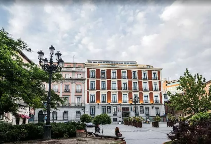 هتل Intelier Palacio San Martin