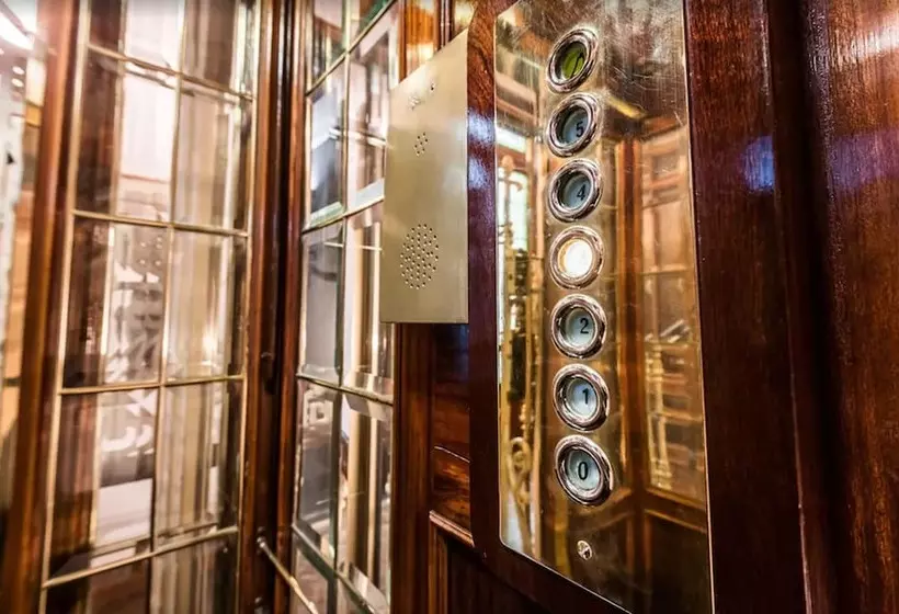 هتل Intelier Palacio San Martin