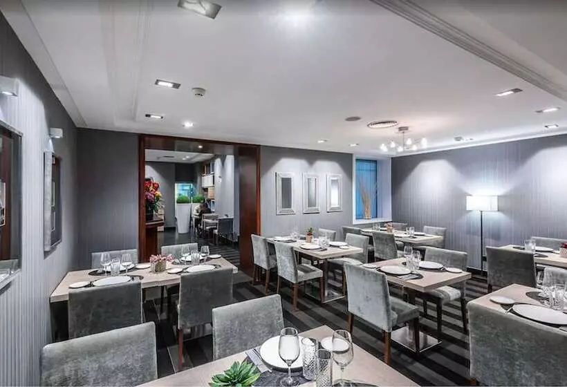 هتل Intelier Palacio San Martin