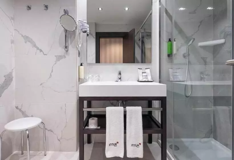 هتل Intelier Palacio San Martin
