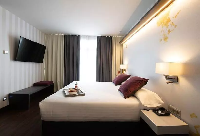 هتل Intelier Palacio San Martin