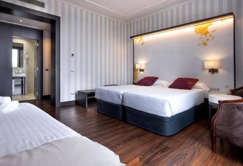 هتل Intelier Palacio San Martin