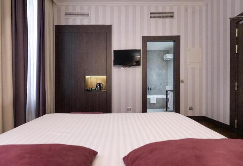 هتل Intelier Palacio San Martin