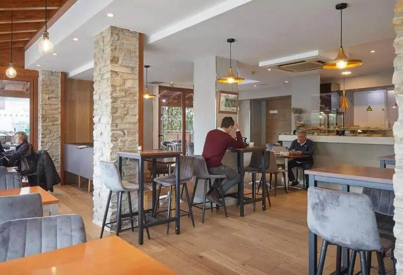 ホテル Iriguibel Huarte Pamplona