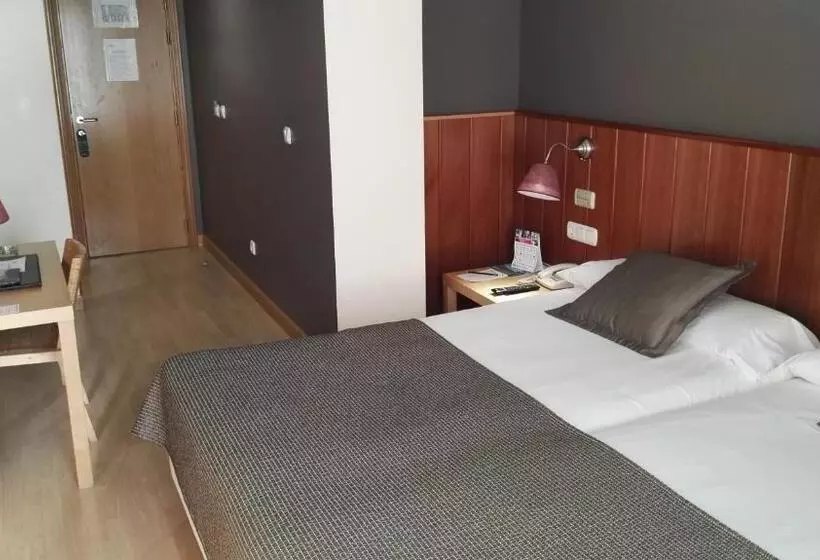 ホテル Iriguibel Huarte Pamplona