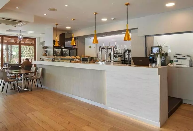 ホテル Iriguibel Huarte Pamplona