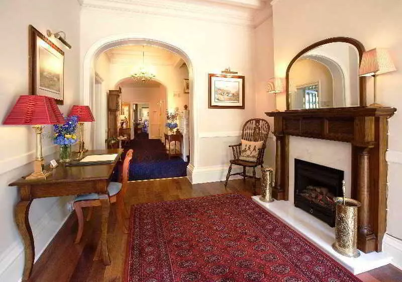 Отель Lindeth Howe