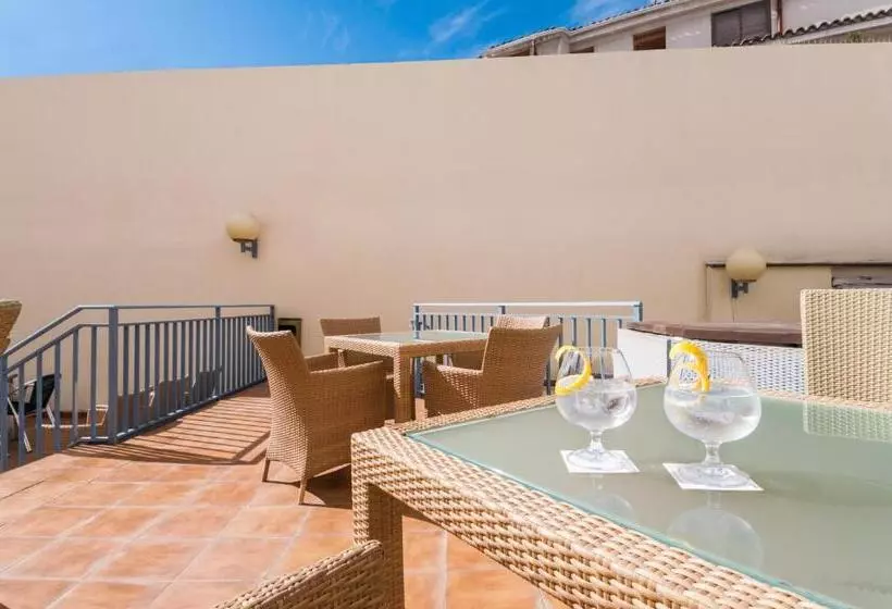 هتل Villa De Pinto