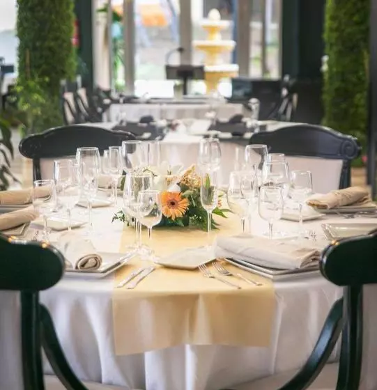 ホテル Parquemar Premium Beach