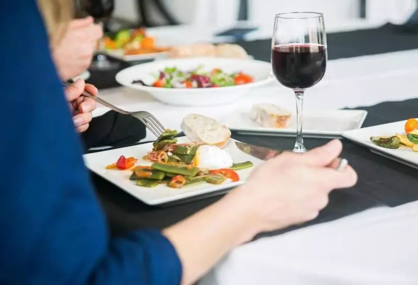 ホテル Parquemar Premium Beach