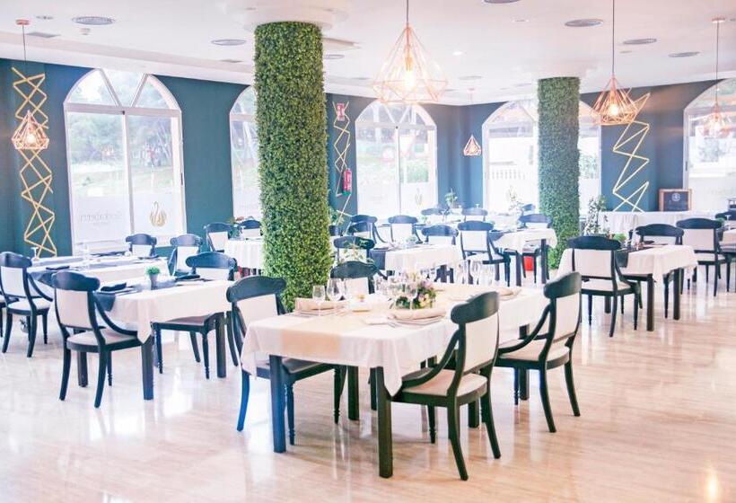 בית מלון כפרי Parquemar Premium Beach